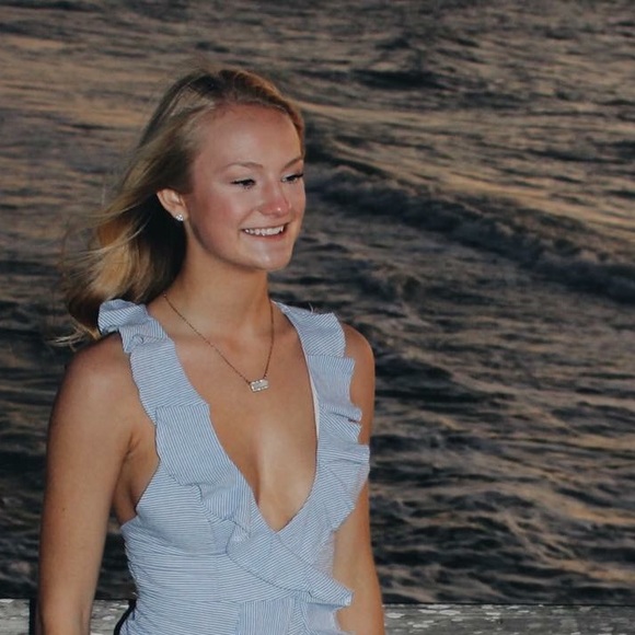 Meet your Posher, Liz - Picture 1 of 1